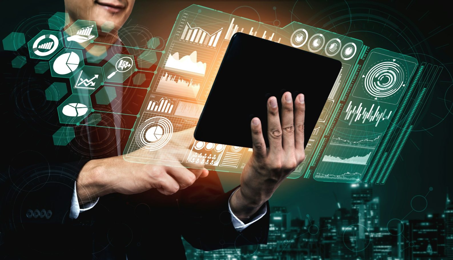 Mann in Anzug hält ein Tablet, umgeben von digitalen Grafiken und Statistiken.